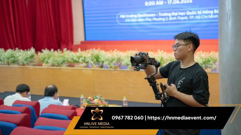 Dịch Vụ Quay Phim Chụp Ảnh Sự Kiện Hội Thảo với thiết bị hiện đại