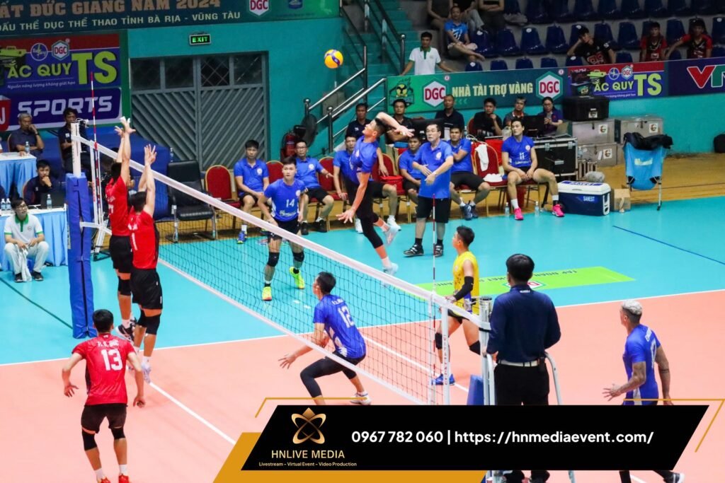 Kỹ thuật viên vận hành dịch vụ livestream bóng đá chuyên nghiệp cho giải đấu